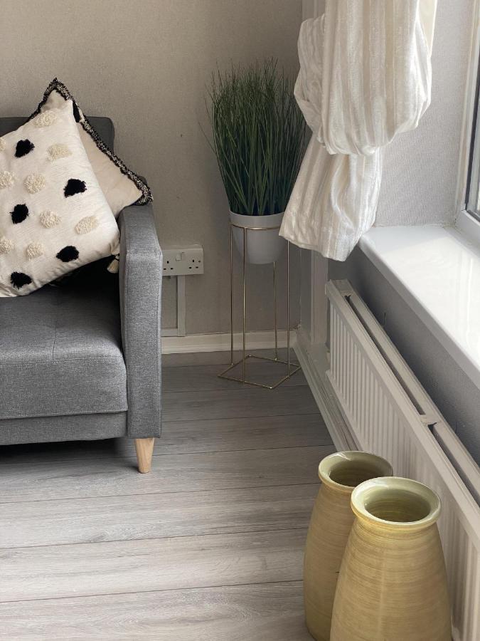 Bv Luxury Spacious 3 Bedroom House At Isaac Close Manchester Exterior foto