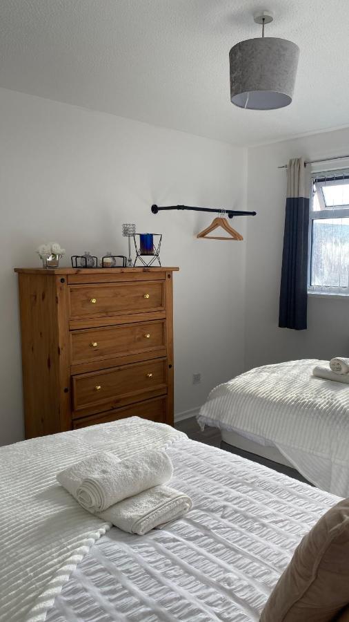 Bv Luxury Spacious 3 Bedroom House At Isaac Close Manchester Exterior foto